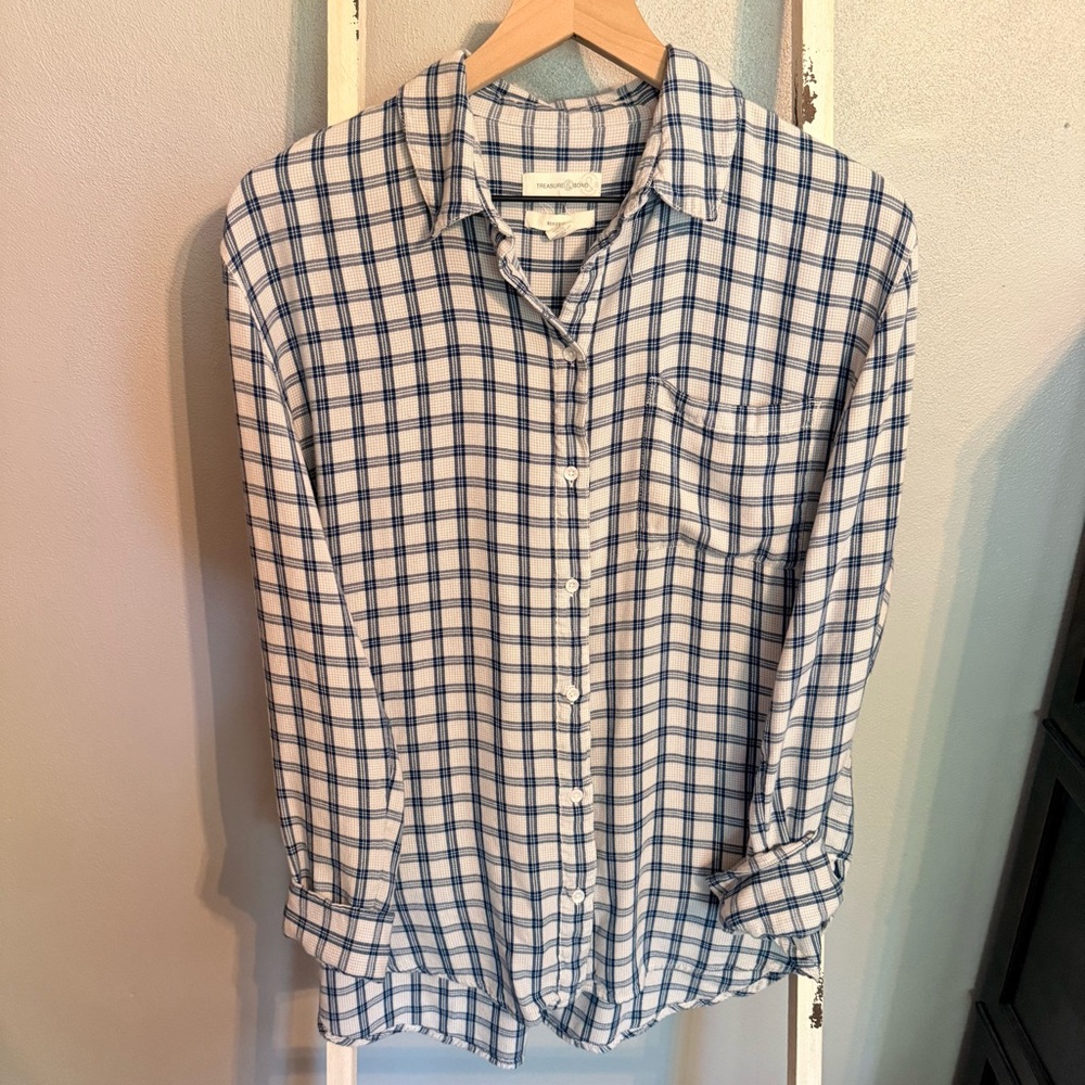 Women’s Treasure & Bond Boyfriend Fit Size M Blue Checkered Button Up Soft Shirt